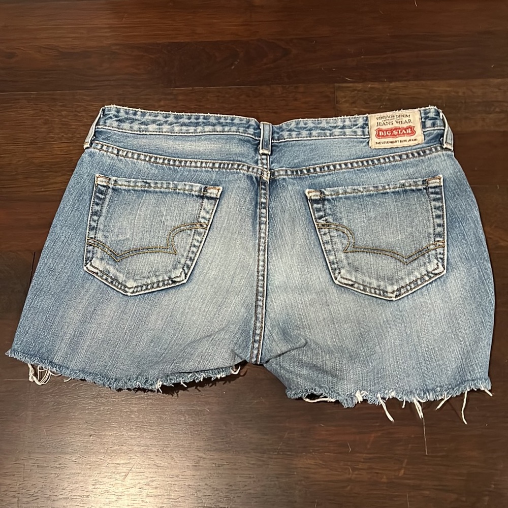 Big Star Women’s Vintage Denim Jean Shorts Ripped 30 R.
